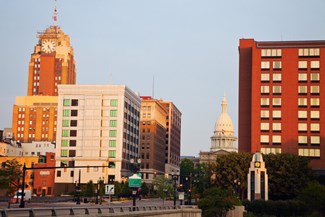 Lansing, MI Movers - iMoving Lansing, MI Movers